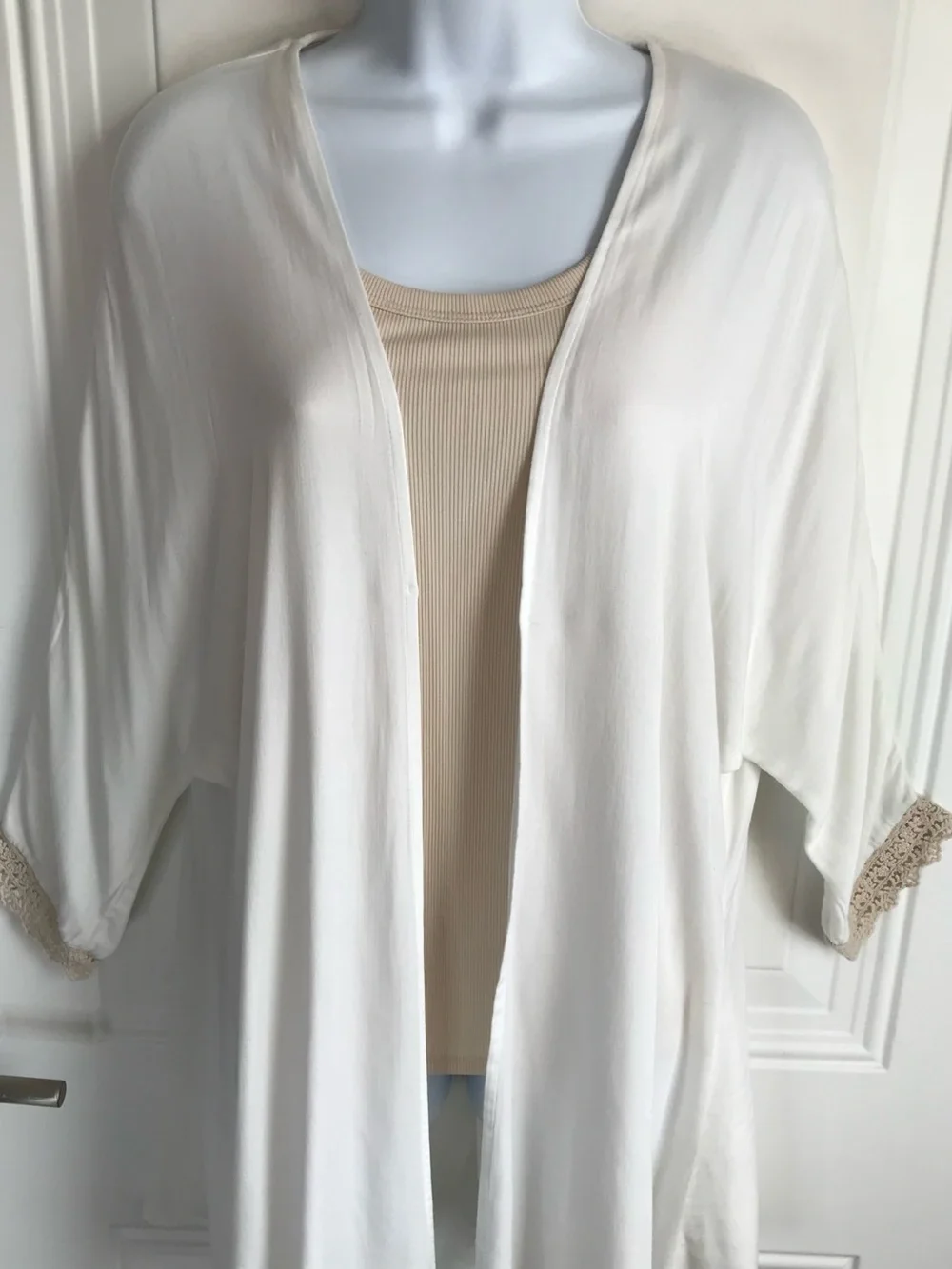 🔴 4/$15 Underella by Ella Moss Women’s S White Tan Kimono Robe with Crochet Trim